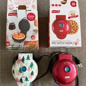 Ash Holiday Mini Waffle Maker Set - Red and Festive Tree Design